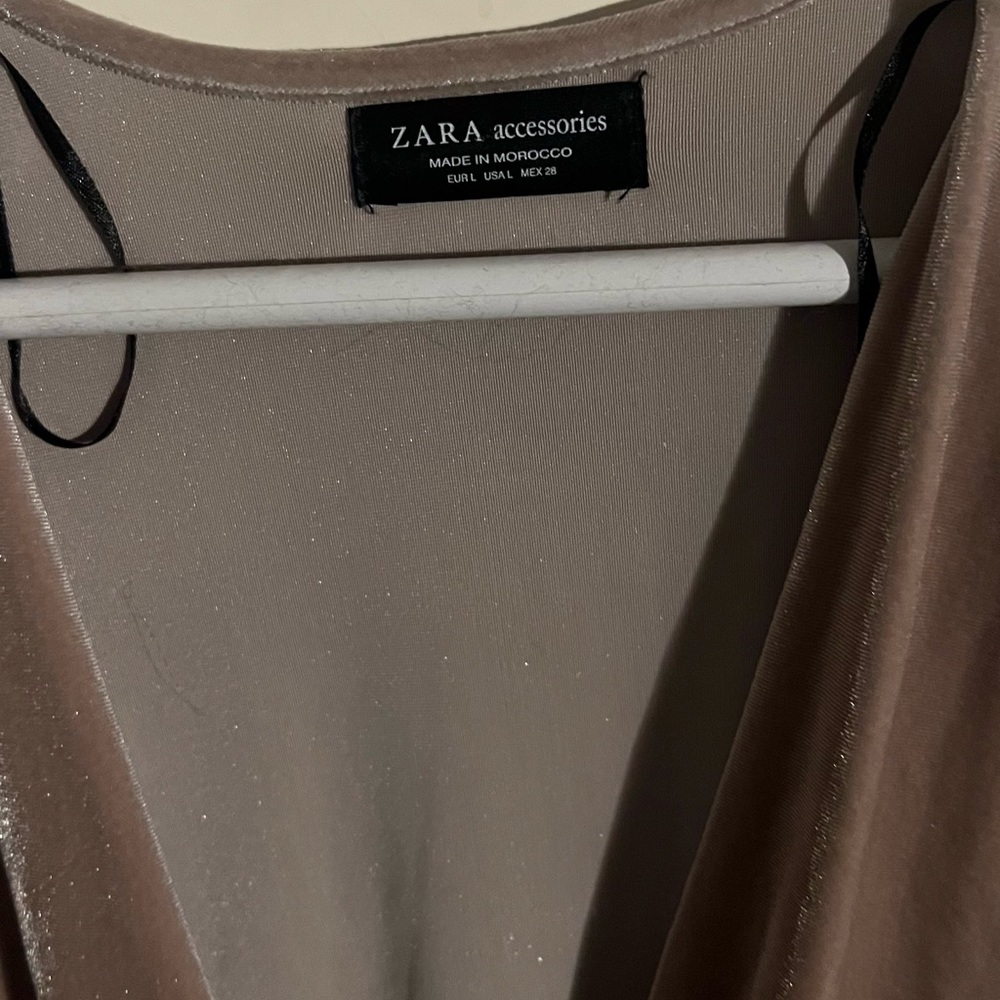 NWOT Zara champagne/silver short sleeved velvet wrap bodysuit - Picture 9 of 12